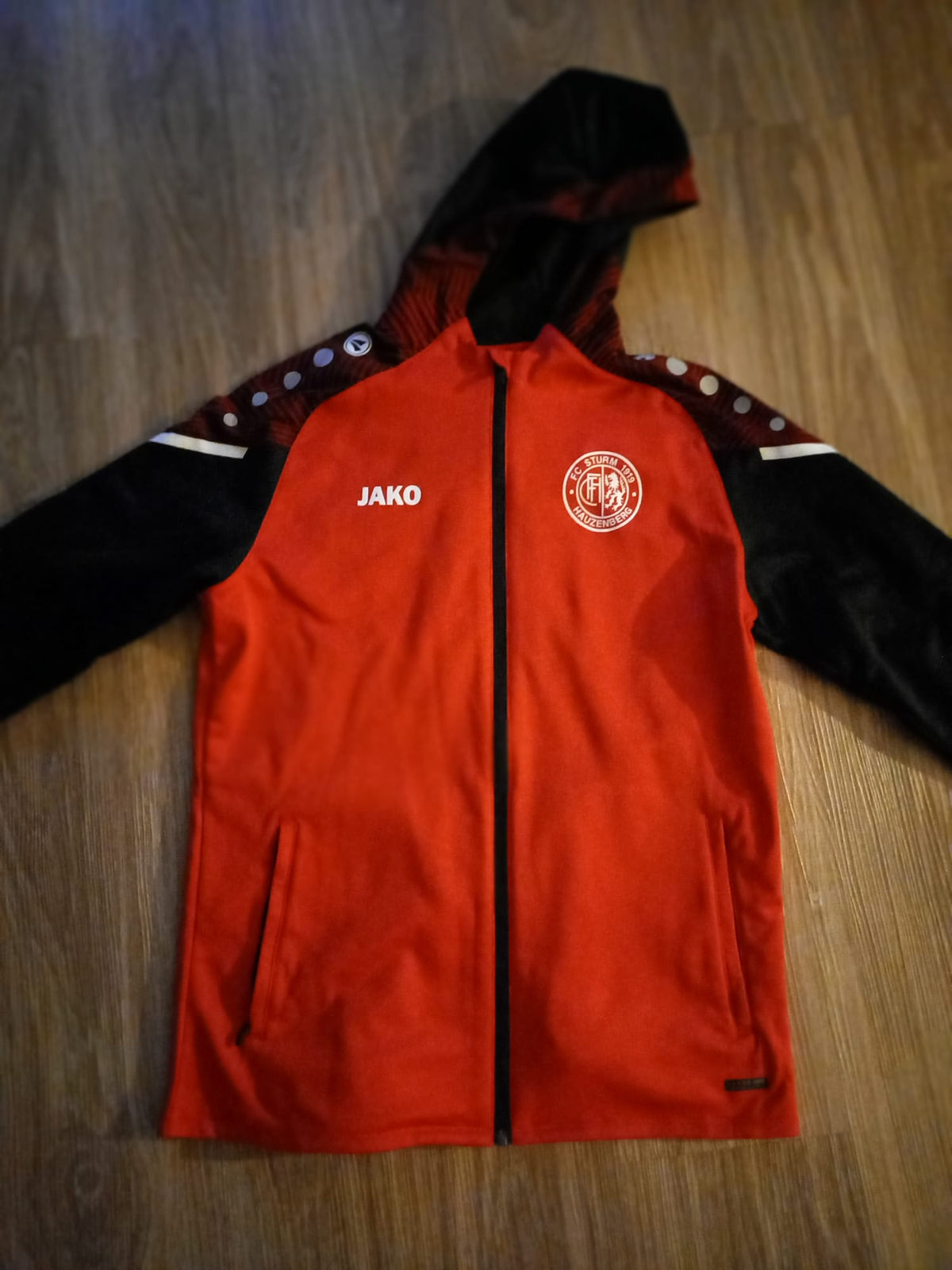 Jacke mit Kapuze