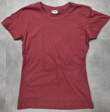 Laden Sie das Bild in den Galerie-Viewer, T-Shirt Damen Bordeaux
